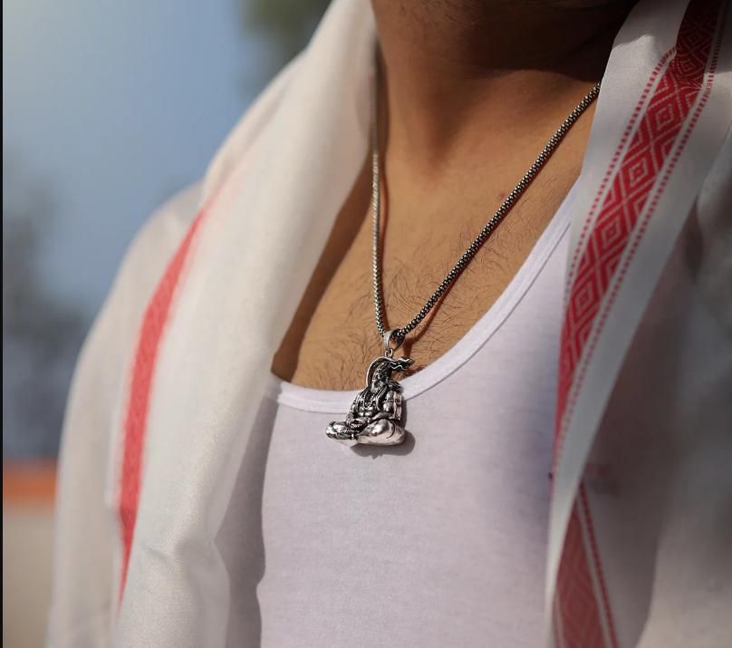 Hanuman Silver Locket With Chain - Wayoftrend